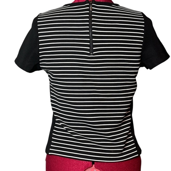 Kensie classic crew neck black white stripe shortsleeved structured top - Picture 4 of 9